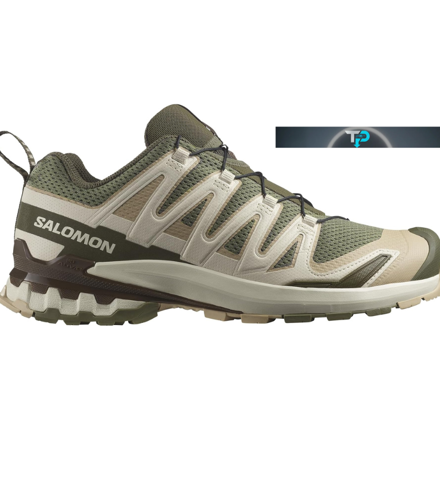 Cerchi protezione e stabilità sui sentieri tecnici? Scopri la nostra recensione approfondita della Salomon XA PRO 3D v9. Analisi dell'ammortizzazione, grip Contagrip e test di durata per il trail running e il trekking in Italia.